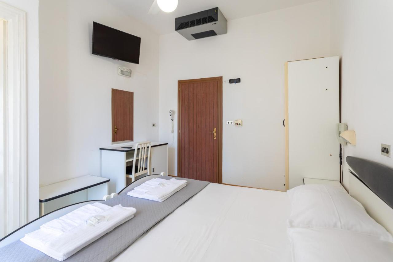Hotel Rosalba San Mauro Mare Екстер'єр фото