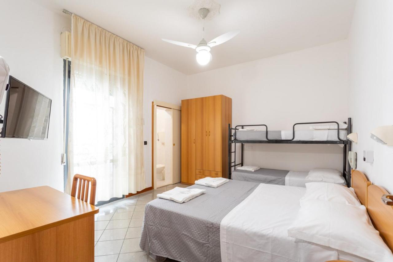 Hotel Rosalba San Mauro Mare Екстер'єр фото